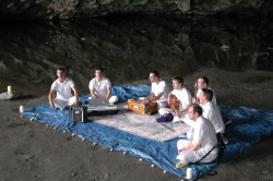 cave concert